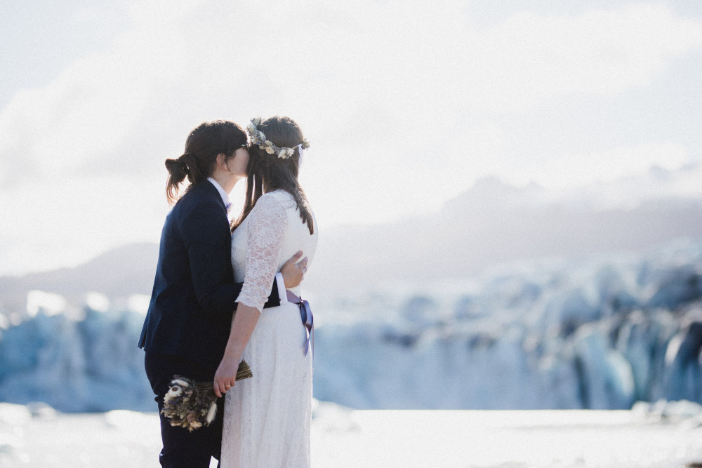 Photoshoot, wedding photoshoot, Iceland, glacier.