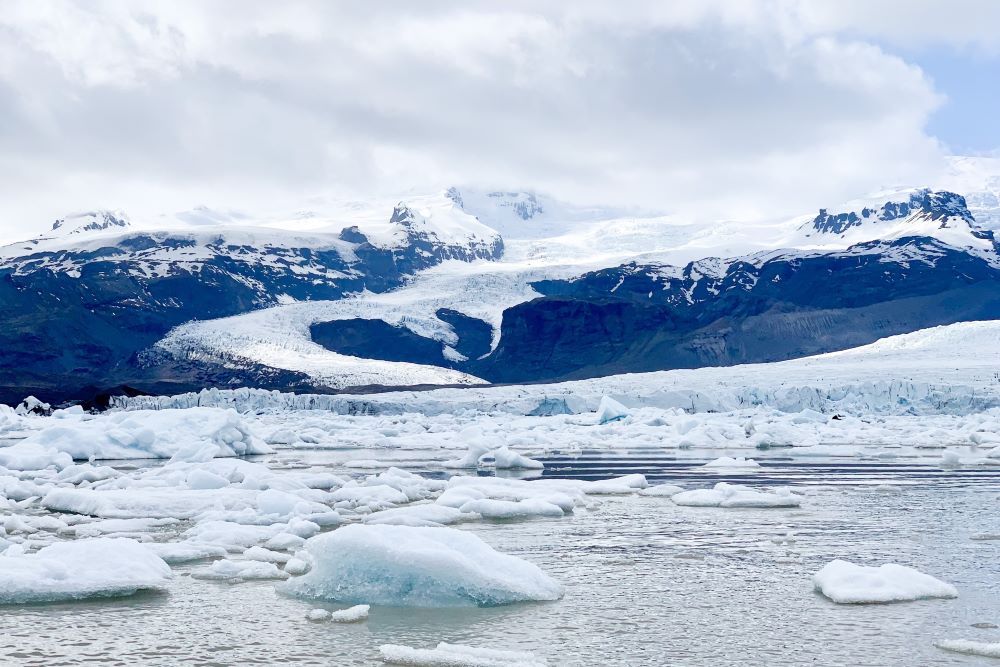 Fjallsarlon Icebergs Glacier Lagoon Heart