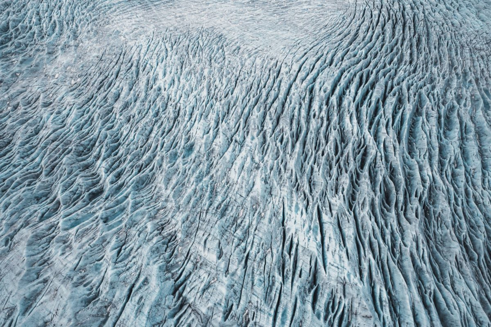 Overview on a cracked glacier.