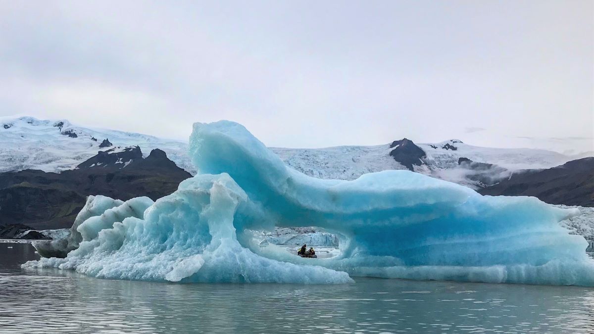Fjallsarlon glacier lagoon - blue ice boat tour