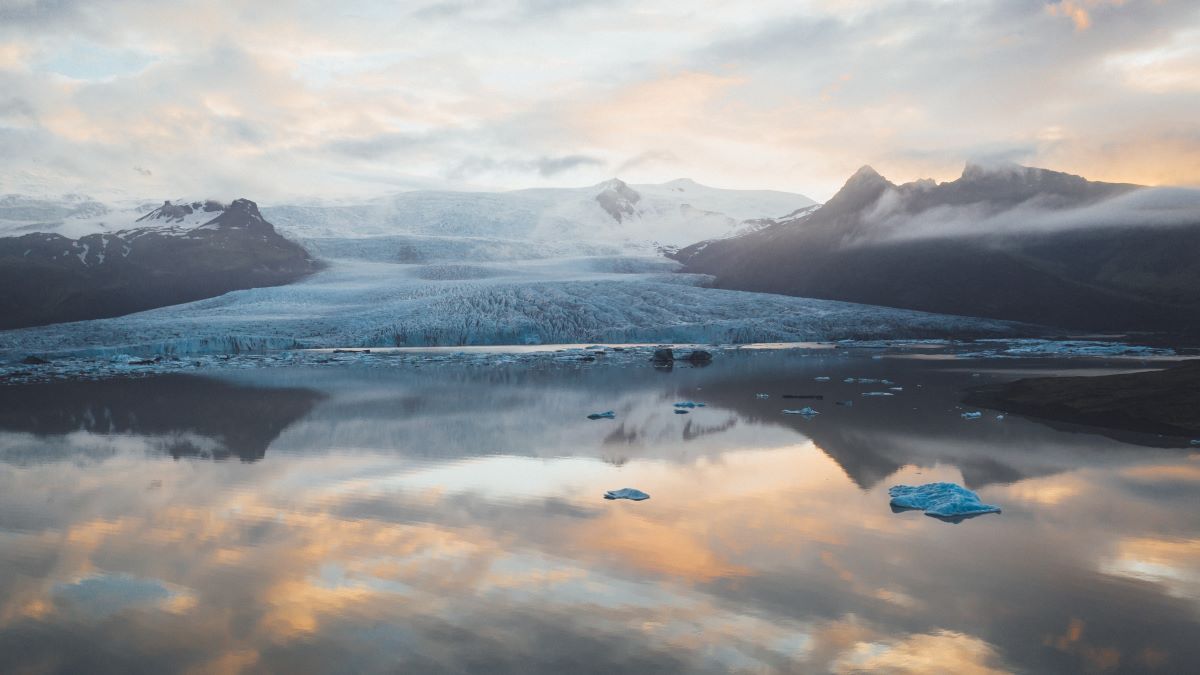 Fjallsarlon Glacier Lagoon - Asa Steinars