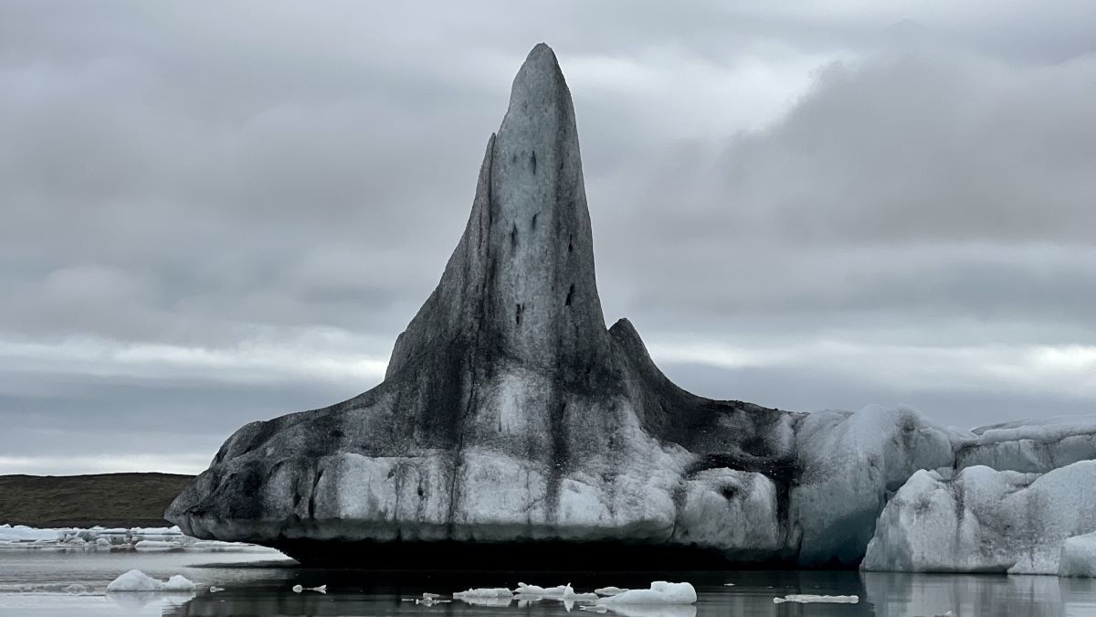 Iceberg Fjallsarlon Glacier Lagoon - Hallgrimskirkja Church