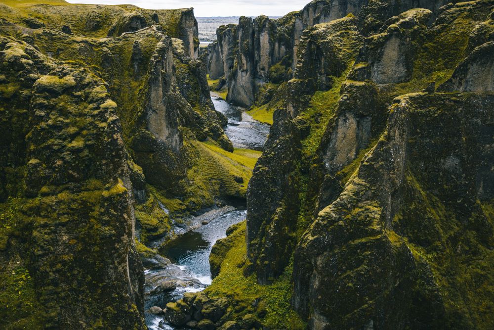 Fjaðrárgljúfur Canyon nicolas-jehly