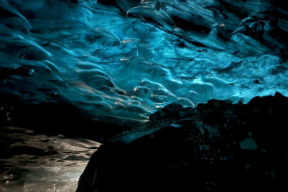 Ice cave blue ice Fjallsarlon