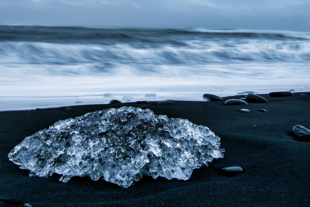 Diamond Beach Iceland - Fjallsarlon bibhash-polygon-cafe-banerjee