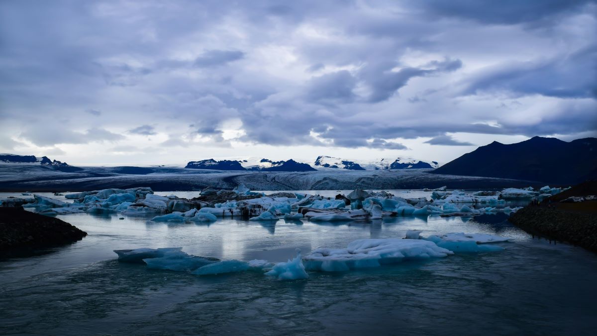 Glacier lagoon rostyslav-savchyn