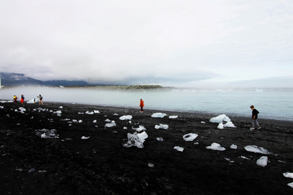 Diamond beach Fjallsarlon Glacier Lagoon Icebergs - Glacier