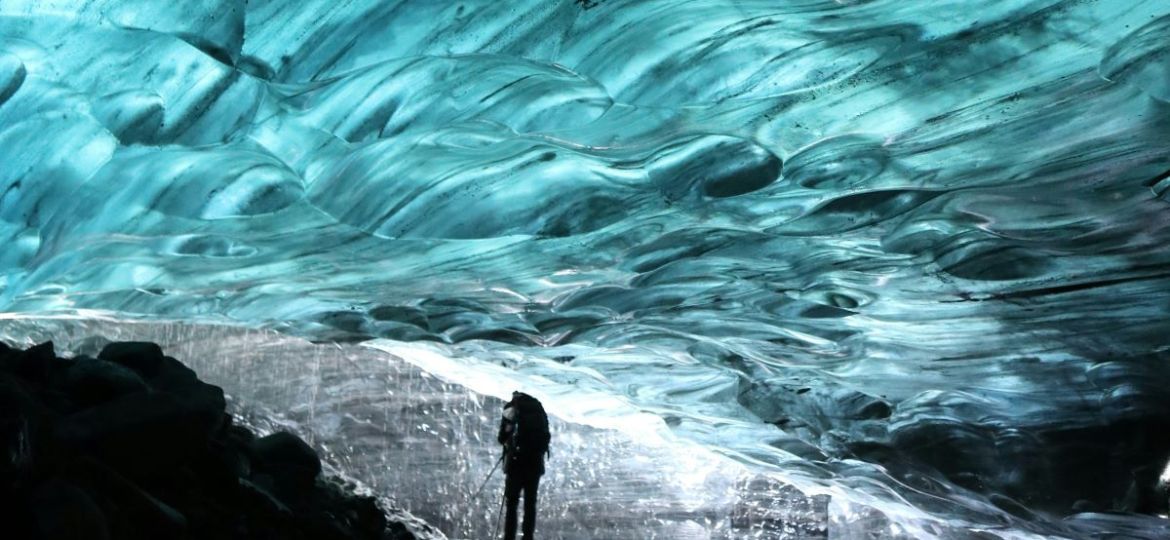 1. Vatnajokull Premium Ice Cave Tour Fjallsarlon te-lun-ou-yang-unsplash