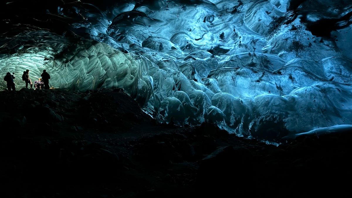 1. Fjallsarlon Ice Cave Tour - Vatnajokull Glacier