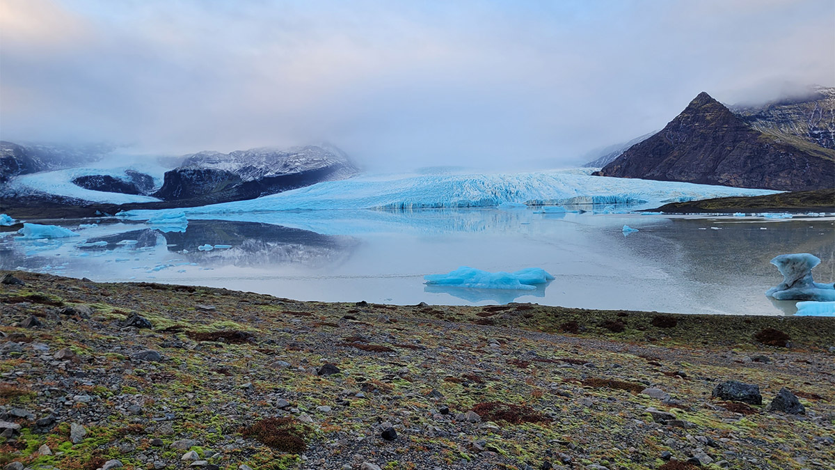 Heart-next-to-Fjallsarlon_2