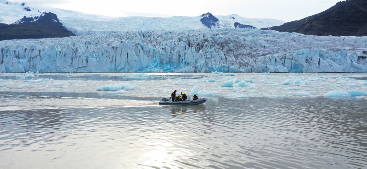 Icebergs-boat-tourjpg