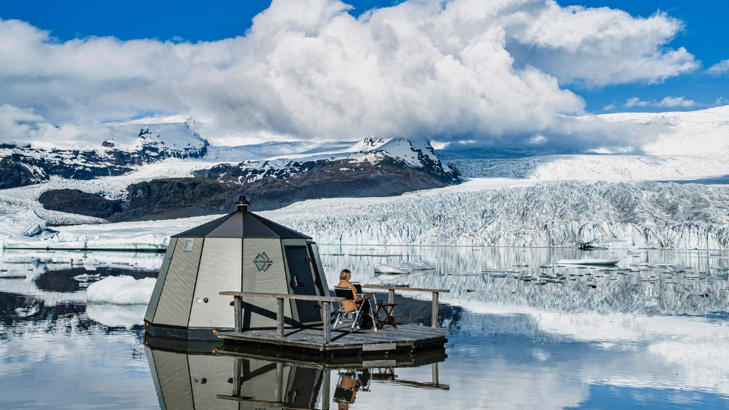 The Aurora Huts at Fjallsárlón glacier lagoon offer a truly ones in a lifetime experience! The Aurora Huts at Fjallsárlón glacier lagoon offer a truly ones in a lifetime experience!