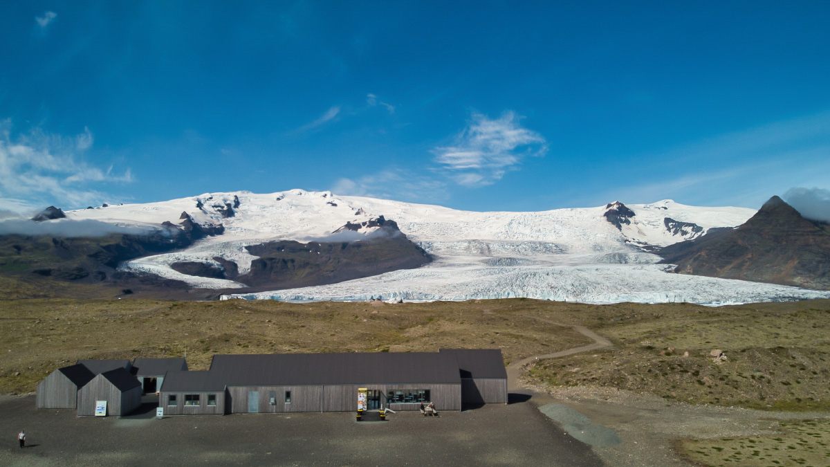 Drone-picture-of-Fjallsarlon