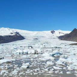 Fjallsárlón is one of Iceland’s stunning glacier lagoons.