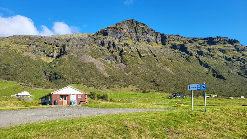 Camping-with-a-View_-Top-Campsites-Near-Fjallsárlón---pic-2