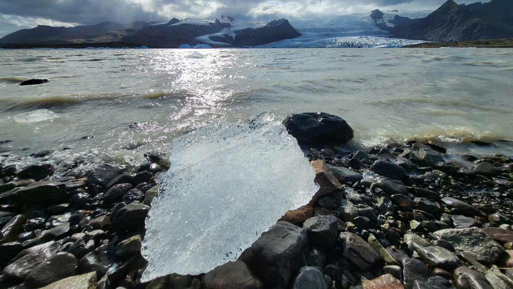 The-Life-Cycle-of-an-Iceberg-in-Fjallsárlón---Pic-5