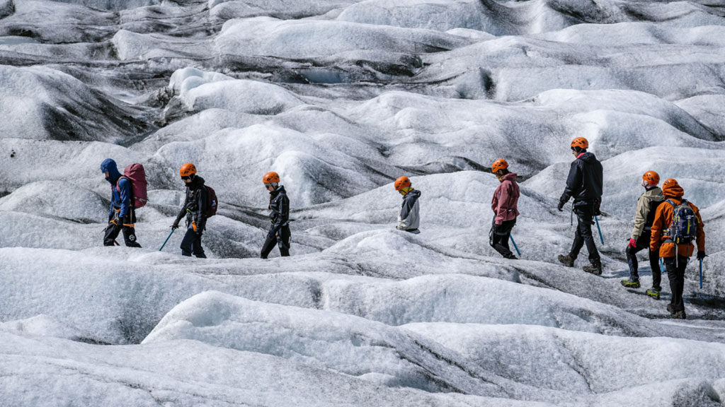 Glacier-hiking-for-beginners-pic-1