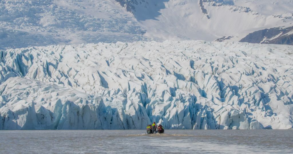 The-Best-Time-of-Day-to-Photograph-Glaciers-(Season-by-Season)---pic-1
