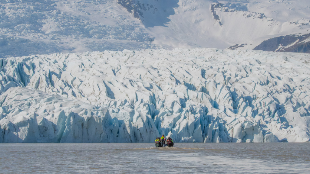 The-Best-Time-of-Day-to-Photograph-Glaciers-(Season-by-Season)---pic-1