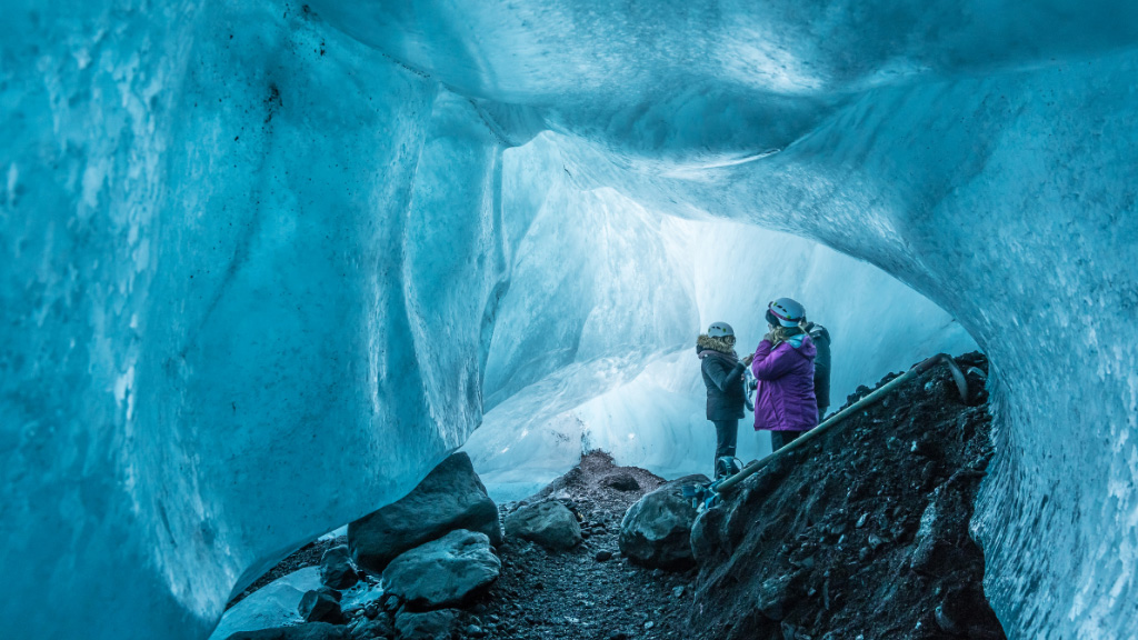 Why-Iceland’s-Ice-Caves-are-Changing_-the-Impact-of-Melting-Glaciers---1