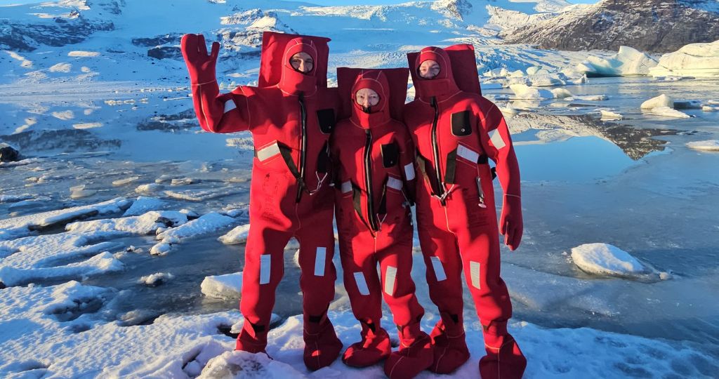 What-gear-do-you-need-for-ice-floating_---pic-2