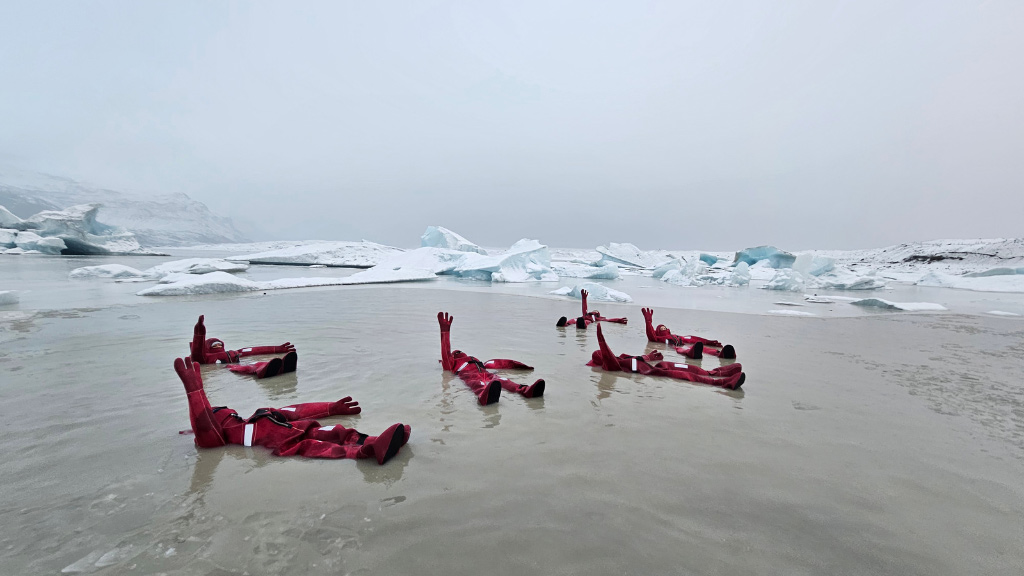 What-gear-do-you-need-for-ice-floating_---pic-4